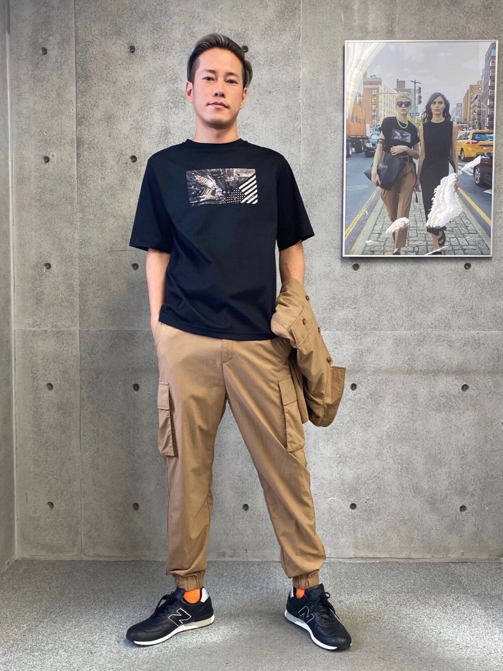 「カーゴパンツ、カーゴパンツコーデ、セットアップ、セットアップスタイル、genderless、ジェンダーレス、ジェンダーレス男子、大人カジュアル、paulstuartadvance、ootd」｜「Paul Stuart advanceのNY city lights Tシャツ（Tシャツ/カットソー、ブラック系）」を使った、paulstuartadvanceさん（メンズ・170cm）の夏コーディネートの1枚目の写真