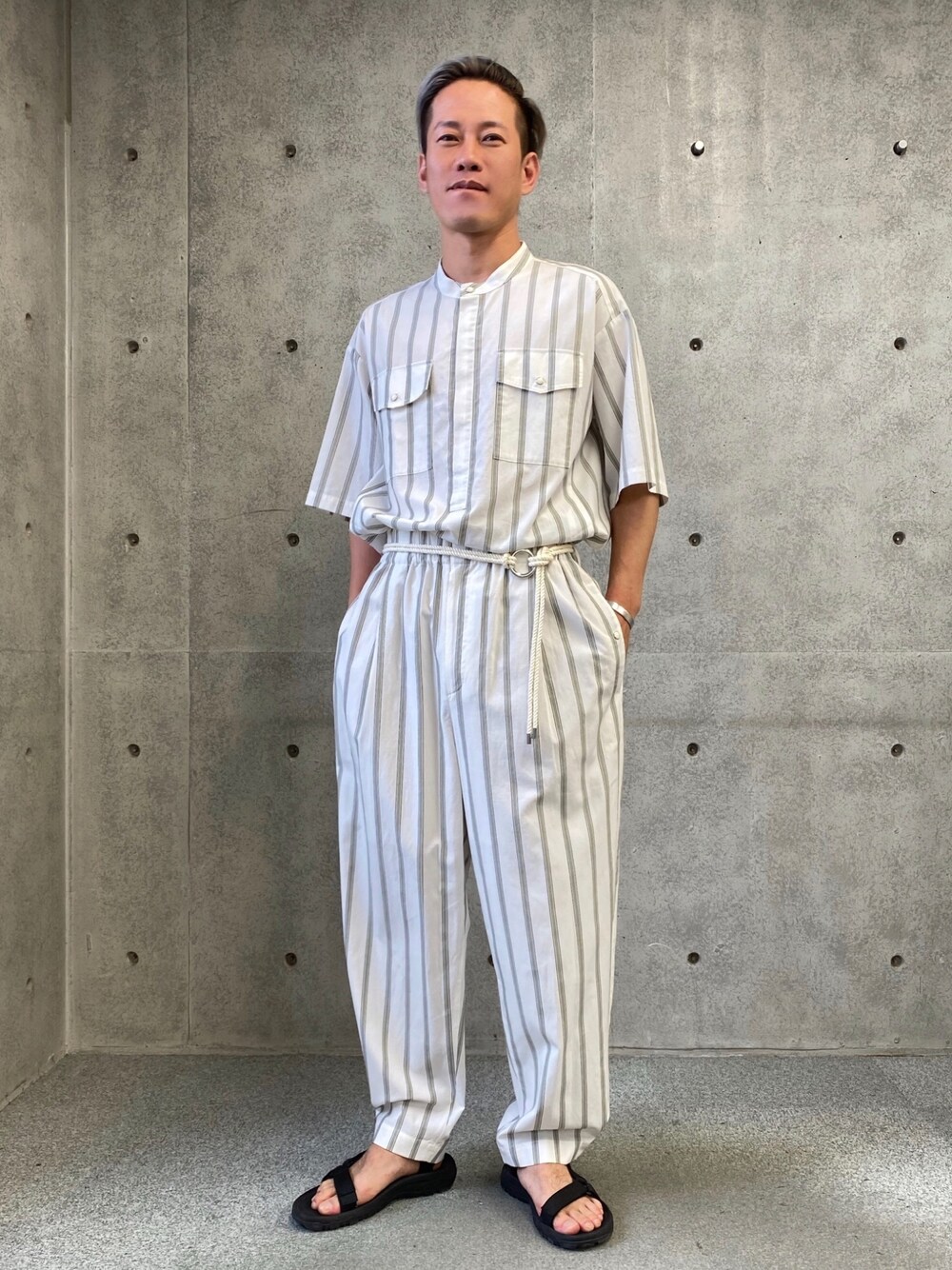 「パンツスタイル、パンツ、パンツコーデ、セットアップ、セットアップスタイル、夏コーデ、genderless、ジェンダーレス、ジェンダーレスコーデ、paulstuartadvance」｜「Paul Stuart advanceのIan（イアン）スタンドカラーストライプシャツ（シャツ/ブラウス、その他）」を使った、paulstuartadvanceさん（メンズ・170cm）の夏コーディネートの1枚目の写真