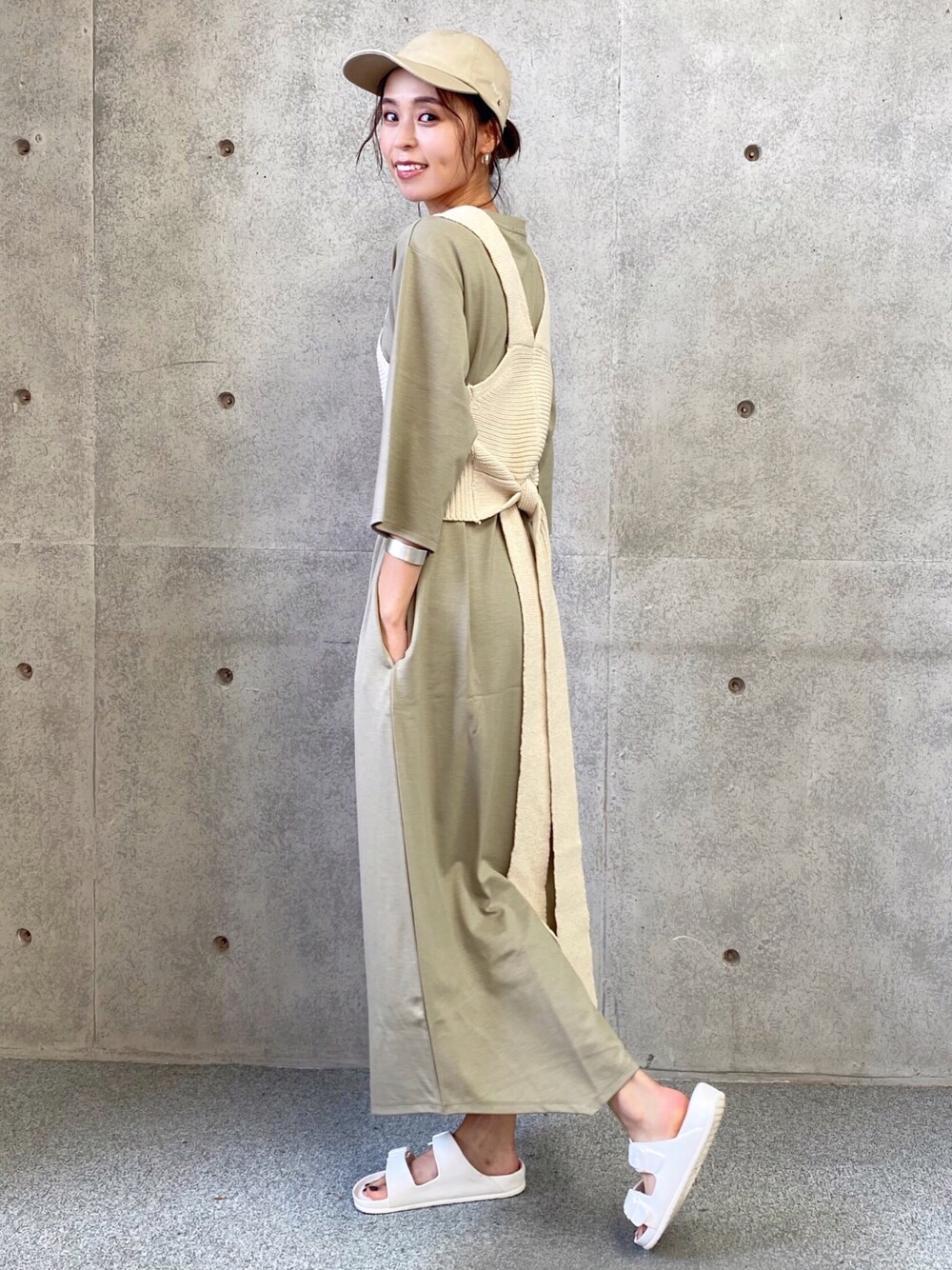 「ワンピース、ワンピースコーデ、夏コーデ、ニットビスチェ、ニット、summer style、paulstuartadvance、ootd、outfit、今日のコーデ」｜「Paul Stuart advanceのAriaニットビスチェ（ニット/セーター、ベージュ系）」を使った、paulstuartadvanceさん（レディース・156cm）の夏コーディネートの1枚目の写真