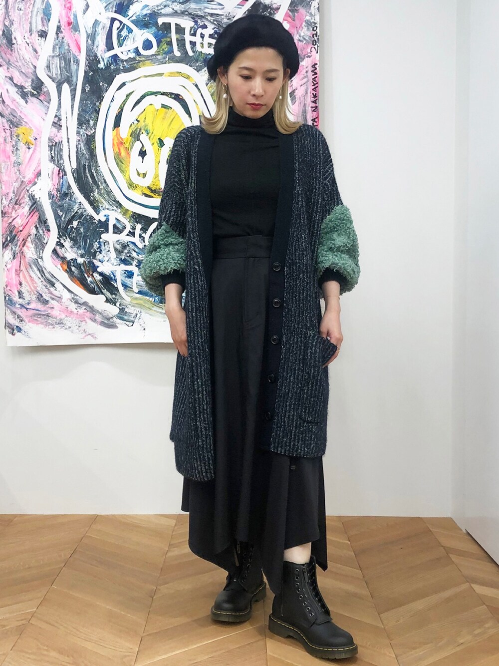 「ベレー帽、ベレー帽コーデ、カーディガンコーデ、冬コーデ、冬服、大人カジュアル、大人コーデ、paulstuartadvance、ootd、outfit」｜「Paul Stuart advanceのLuna（ルナ）フェイクファーブロッキングニットカーデ（カーディガン/ボレロ、ブルー系）」を使った、paulstuartadvanceさん（レディース・150cm）の秋コーディネートの1枚目の写真