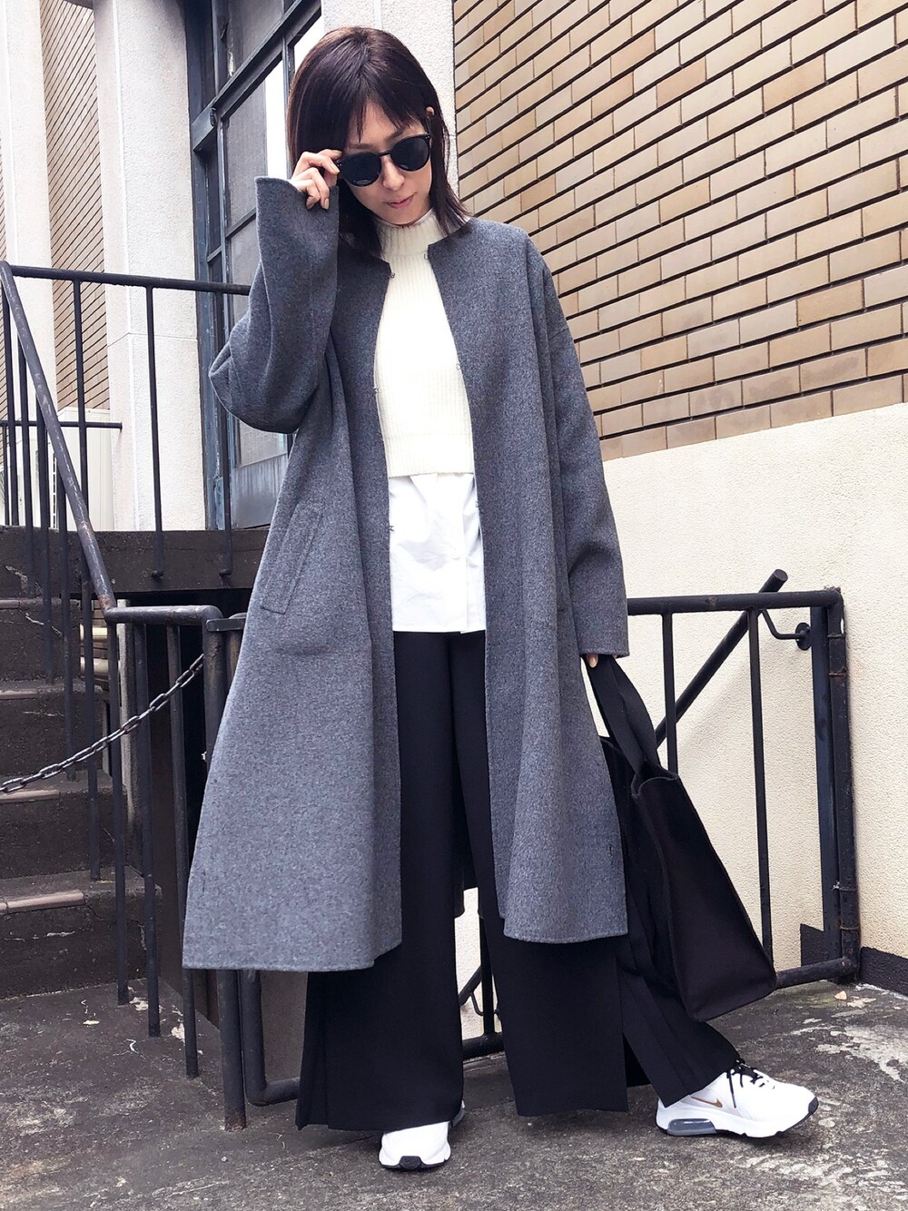 「リバーシブル、リバーシブルコート、バイカラー、バイカラーコート、大人カジュアル、大人コーデ、genderless、paulstuartadvance、ootd、outfit」｜「Paul Stuart advanceのStella（ステラ）バイカラーリバーシブルコート（ダウンジャケット/コート、グレー系）」を使った、paulstuartadvanceさん（レディース・170cm）の秋コーディネートの1枚目の写真
