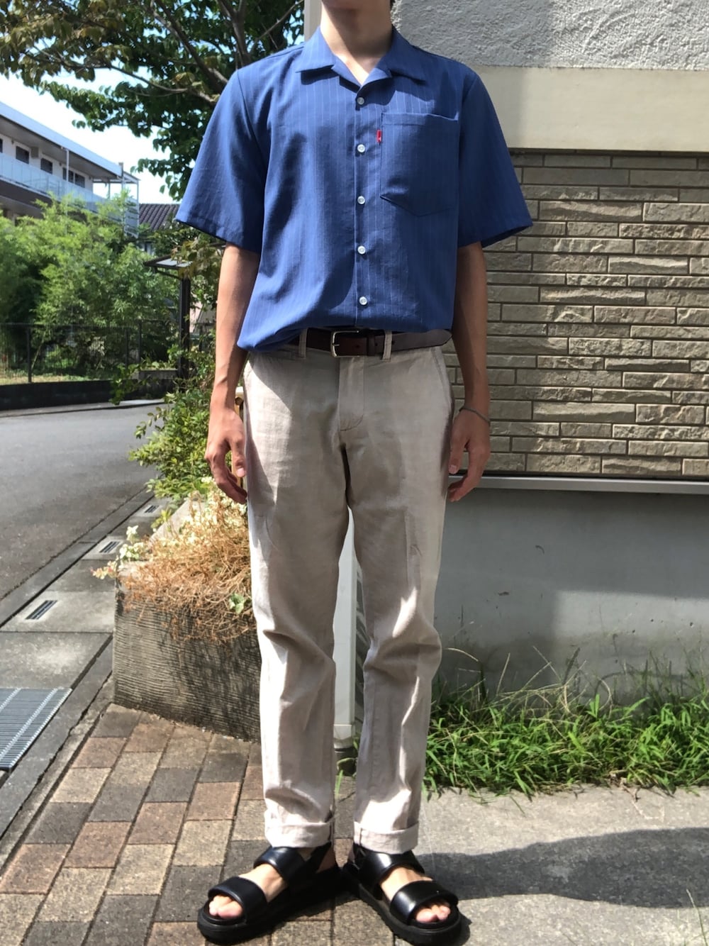 「夏コーデ、ストライプシャツ、パンツスタイル」｜「UNIQLOのアイテム（ベルト、ブラウン系）」を使った、takumammmmmさん（メンズ・173cm）の秋コーディネートの1枚目の写真