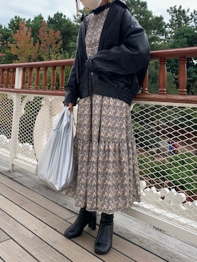 「レザー」｜「アイテム（エコバッグ/サブバッグ）」を使った、nanaさん（レディース・163cm）の秋コーディネート