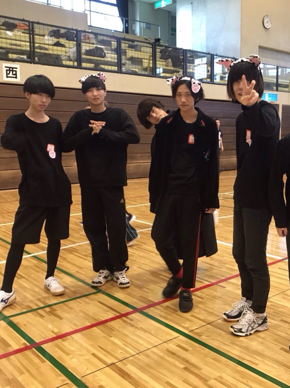 「101匹わんちゃん、運動会、服飾学生、黒組、トラックパンツ、秋のコーデ、シンプル、ZARA、ootd、ミズノ」｜「運動会のアイテム（その他、ブラック系）」を使った、いぶきさん（メンズ・175cm）の秋コーディネートの1枚目の写真