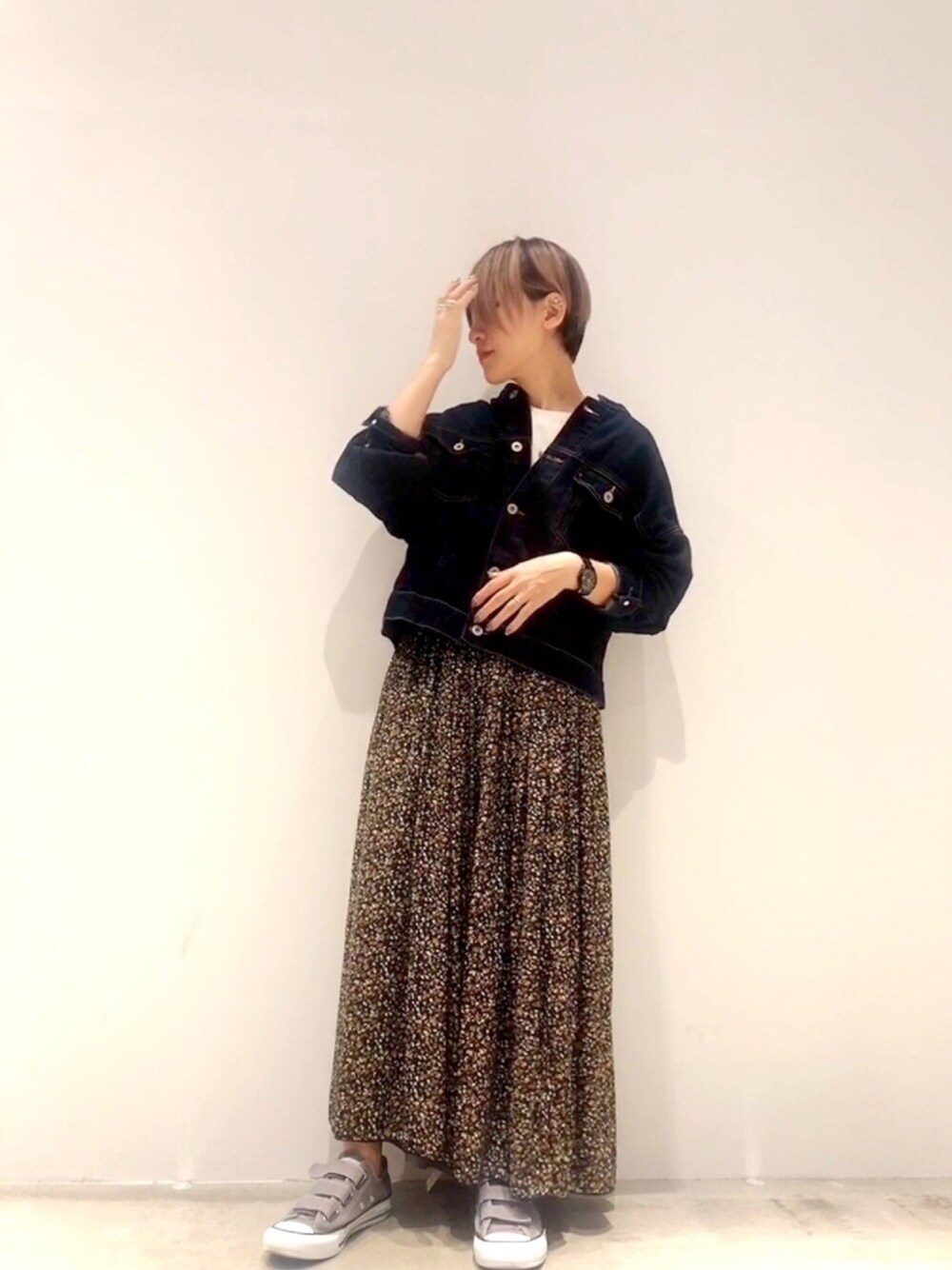 「秋服、オトナカジュアル、秋カラー、低身長コーデ、プリーツ、デニムジャケット、リバーシブル、シンプル、低身長、AMERICAN HOLIC」｜「AMERICAN HOLICの【2020AW】デニムジャケット 〇＊（デニムジャケット、ブルー系）」を使った、suika☺︎さん（レディース・150cm）の秋コーディネートの1枚目の写真