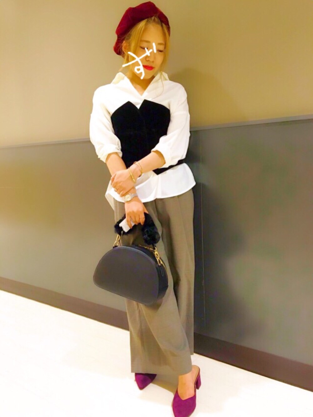 「秋服、ootd、パンツスタイル、秋コーデ、トレンド、ファー小物、ビスチェ、チェックシャツ、パープル、ブラック」｜「RAY CASSINのアイテム（帽子、レッド系）」を使った、mizcaさん（レディース・145cm）の夏コーディネートの1枚目の写真