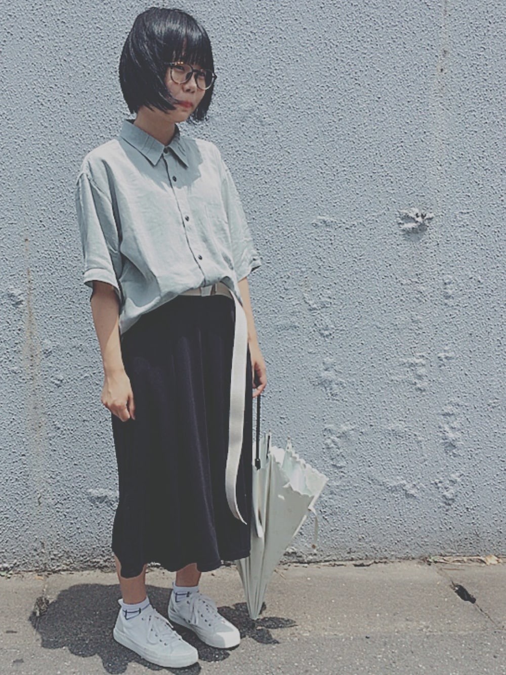 「日傘、夏、シンプルコーデ、古着、古着MIX」｜「usedのアイテム（Tシャツ/カットソー、その他）」を使った、サクラさん（レディース・152cm）の夏コーディネートの1枚目の写真