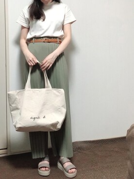 「GU（ジーユー）のアイテム（トップス、ベージュ系）」を使った、をさん（レディース・160cm）の夏コーディネート