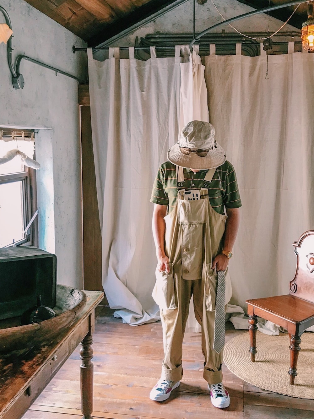 「ootd、低身長コーデ、低身長、コーデュロイ、夏コーデ、converse、GAP、오오티디」｜「GAPのアイテム（ポロシャツ、グリーン系）」を使った、Richard 查씨さん（メンズ・160cm）の秋コーディネートの1枚目の写真