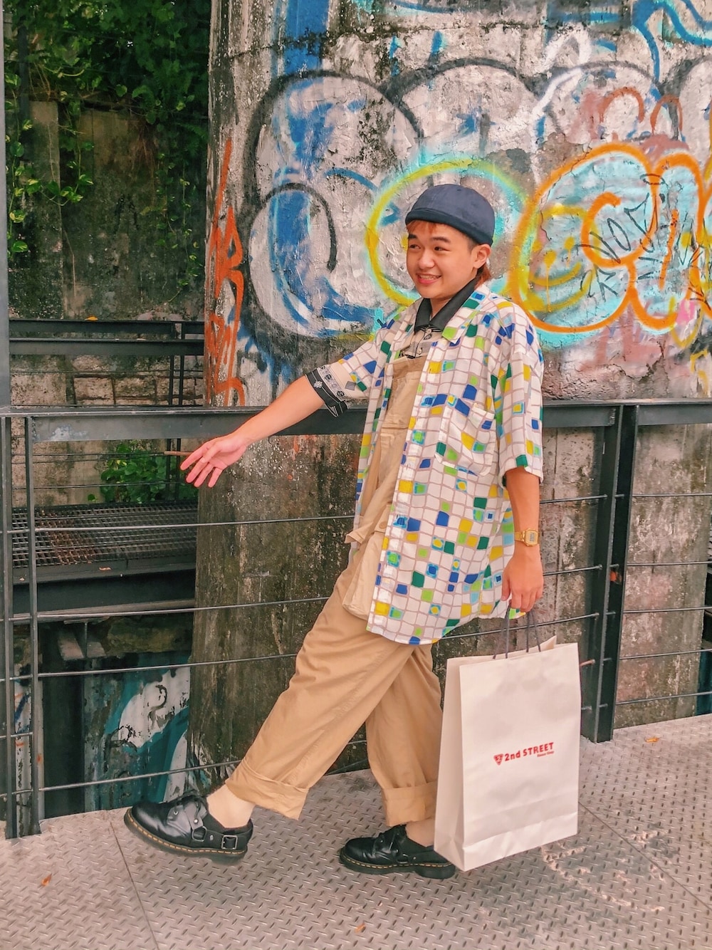 「ootd、夏、vintage、古着、古着MIX、古着コーデ」｜「VINTAGEのアイテム（ポロシャツ、グレー系）」を使った、Richard 查씨さん（メンズ・160cm）の秋コーディネートの1枚目の写真