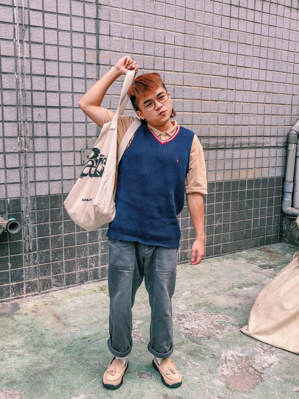 「ootd、秋のコーデ、復古、古着MIX、低身長、低身長コーデ」｜「POLO RALPH LAURENのアイテム（ニット/セーター、ブルー系）」を使った、Richard 查씨さん（メンズ・160cm）の秋コーディネートの1枚目の写真