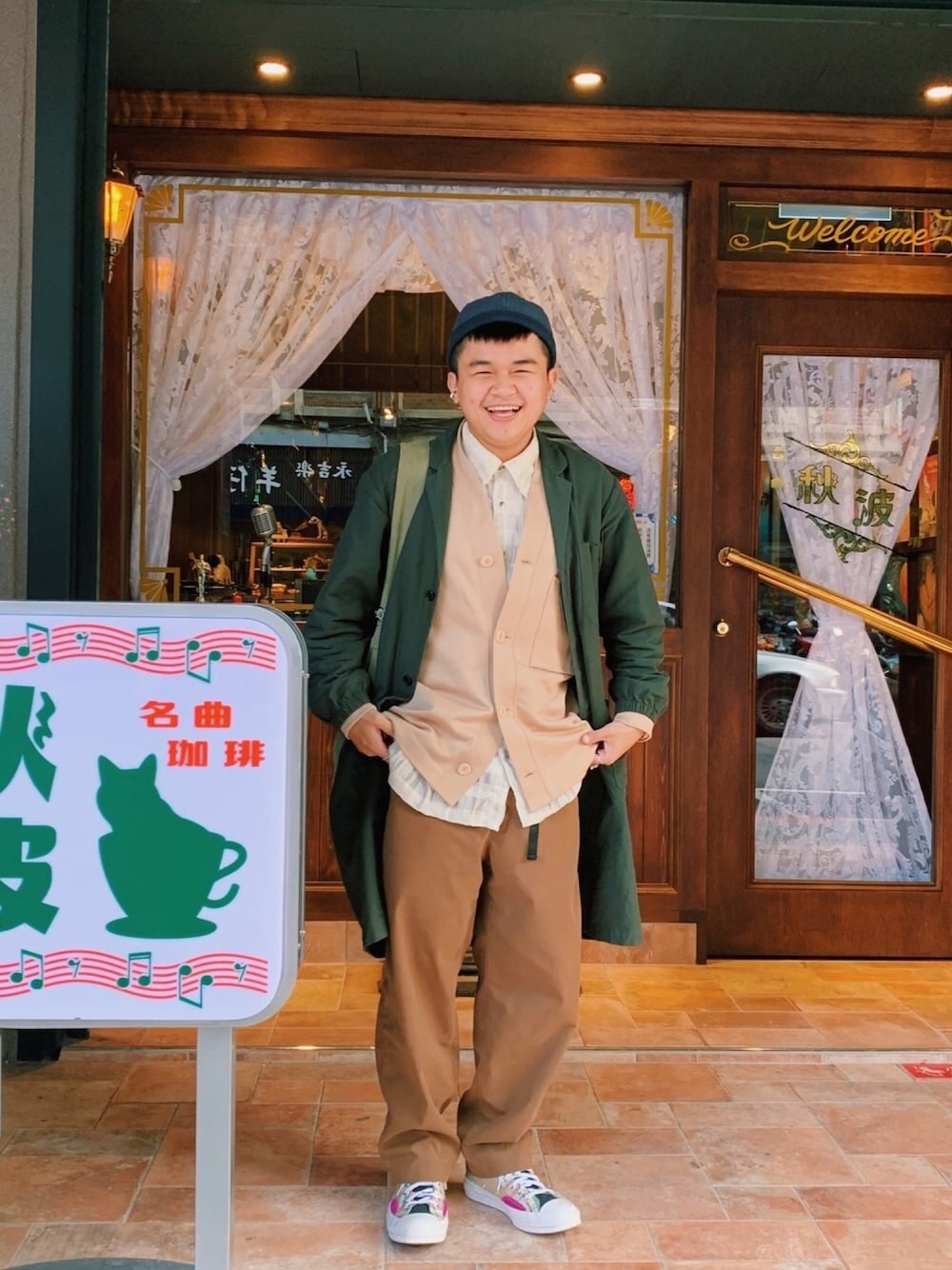 「ootd、低身長コーデ、低身長男子、vintage、古着MIX、古着好きな人と繋がりたい、古着コーデ」｜「UNIQLOのアイテム（ノーカラージャケット、ベージュ系）」を使った、Richard 查씨さん（メンズ・160cm）の春コーディネートの1枚目の写真
