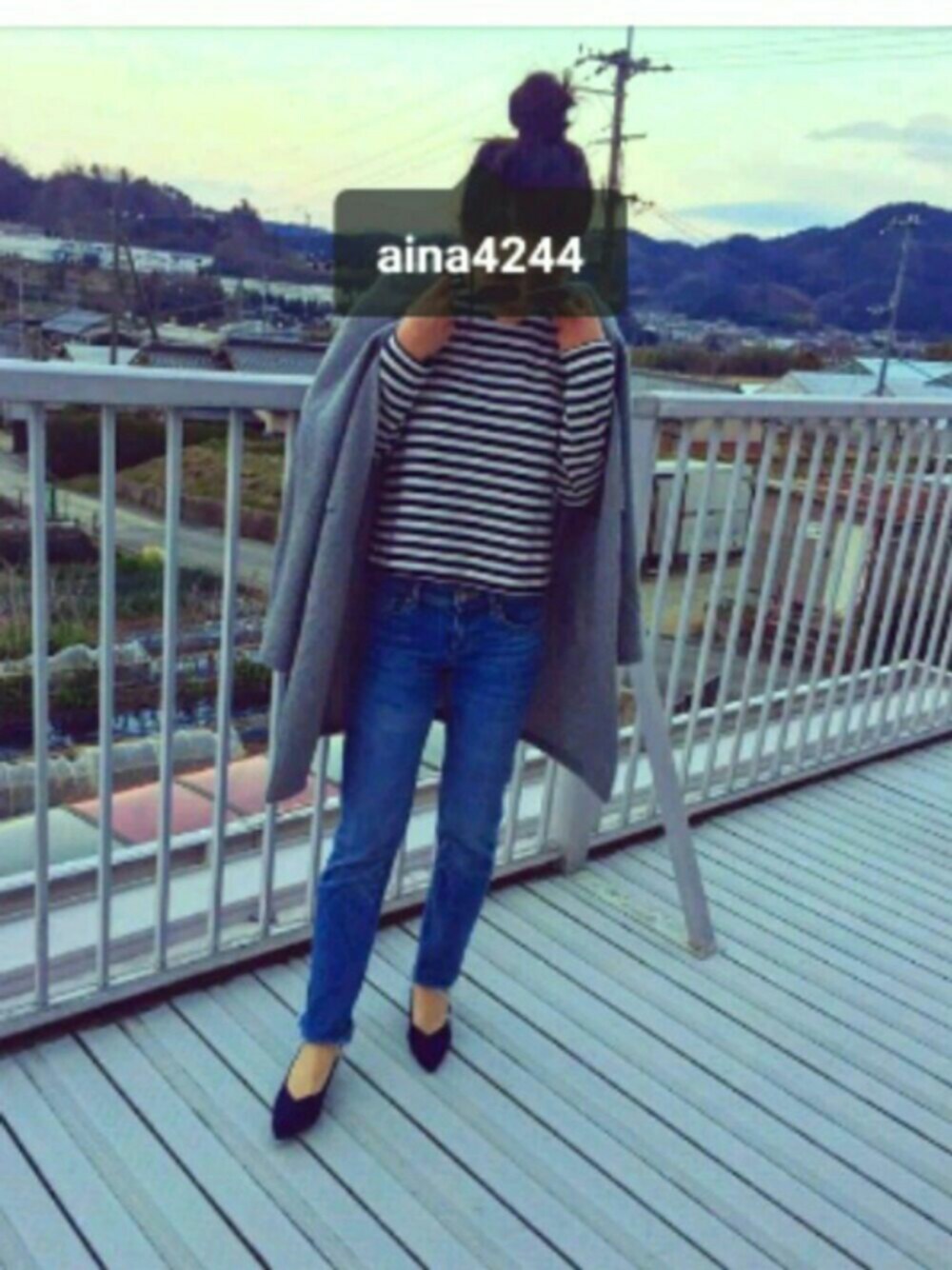 「シンプル、オトナカジュアル、休日スタイル、デニム、カジュアル、パンツスタイル、春、outfit、ootd」｜「GAPのGap STRETCH 1969 True Skinny Jeans（デニムパンツ、ブルー系）」を使った、naさん（レディース・158cm）の春コーディネートの1枚目の写真