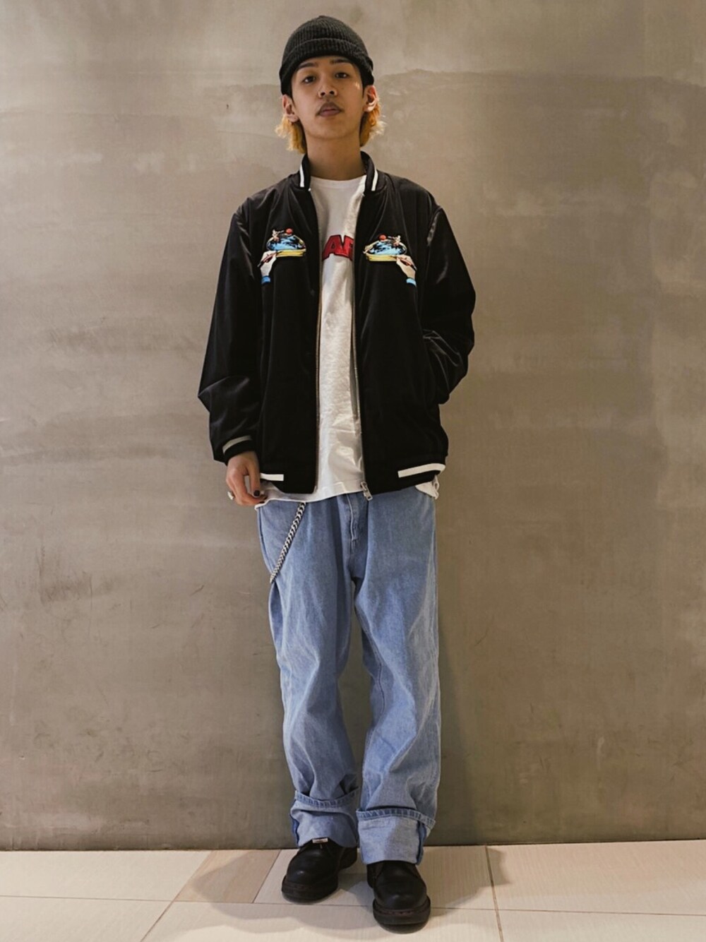 「今日のコーデ、休日スタイル、大人コーデ、おしゃれさんと繋がりたい、ラフ、XLARGE」｜「XLARGEのSOUVENIR JACKET（スカジャン、ブラック系）」を使った、武田陽彩さん（メンズ・173cm）の冬コーディネートの1枚目の写真