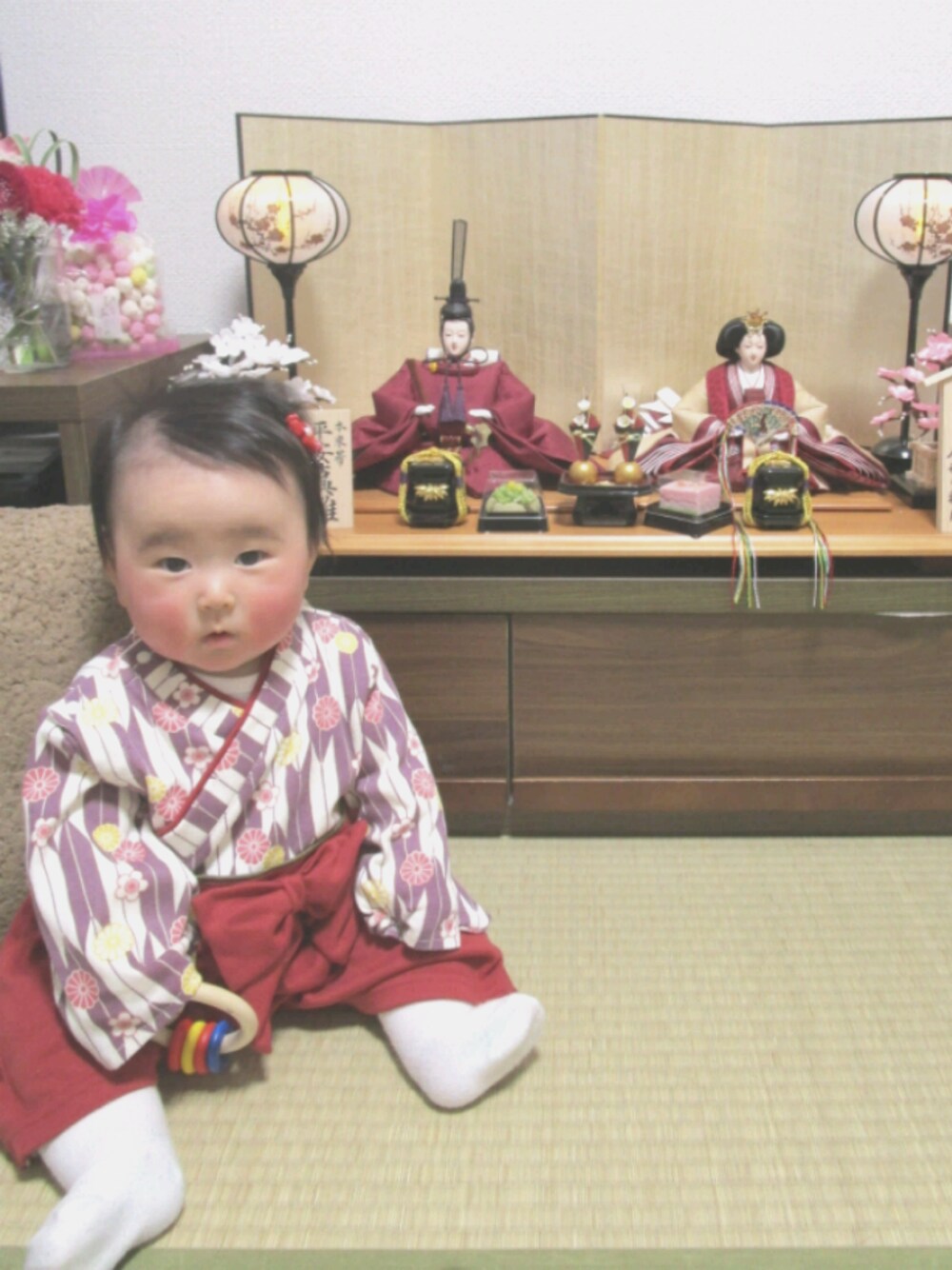 「初節句、お雛様、ひな祭り、HIROMICHI NAKANO、赤ちゃん、ベビー袴、和装、桃の節句」｜「ヒロミチナカノのアイテム（ロンパース、レッド系）」を使った、___ai__さん（キッズ・70cm）の春コーディネートの1枚目の写真