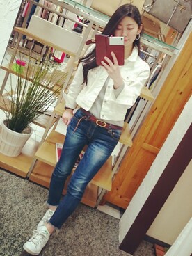 「Ungrid（アングリッド）のインディゴフレイドヘムストスリ（デニムパンツ）」を使った、Misaki Sutoさん（レディース・155cm）の春コーディネート