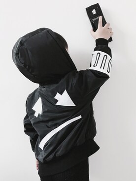 「no brand（ノーブランド）のアイテム（ブルゾン）」を使った、家有无缺哥哥さん（キッズ・80cm）の春コーディネート