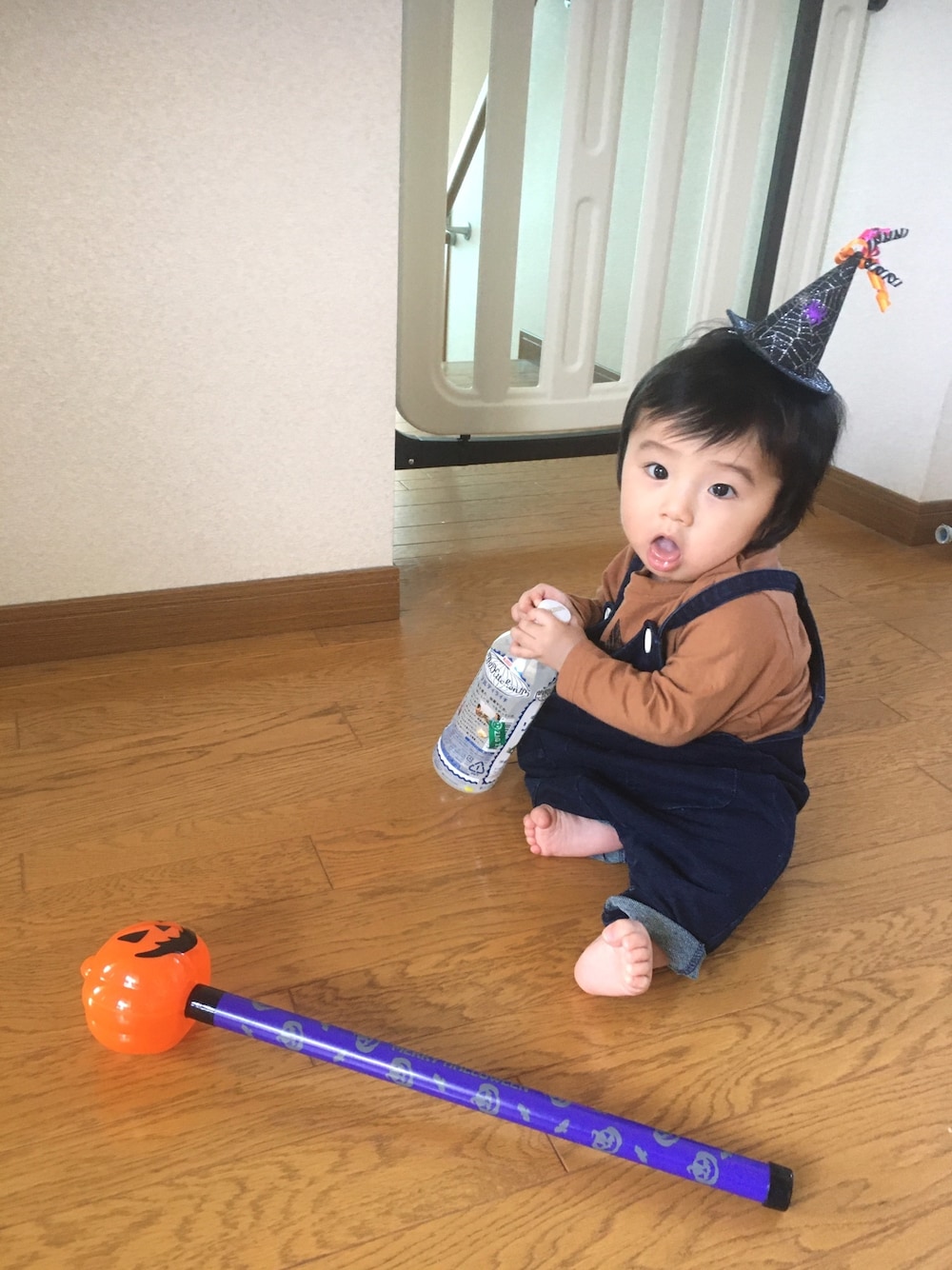 「ハロウィン」｜「devirockのアイテム（Tシャツ/カットソー、ブラウン系）」を使った、yukipiさん（キッズ・70cm）の秋コーディネートの1枚目の写真