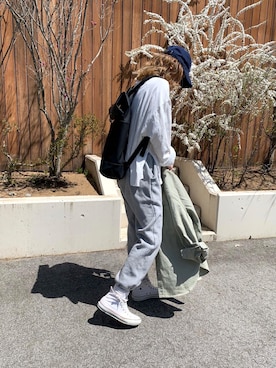 「アイテム（デニムジャケット、グリーン系）」を使った、LINAさん（レディース・159cm）の春コーディネート