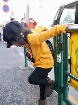 「BLOC（ブロック）のアイテム（スウェット）」を使った、Manami さん（キッズ・100cm）の秋コーディネート