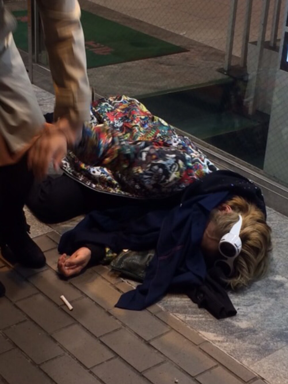 「派手、泥酔」｜「Levi’s MADE＆CRAFTEDのアイテム（シャツ/ブラウス、ブルー系）」を使った、とびだせ！TKDさん（メンズ・168cm）の秋コーディネートの1枚目の写真