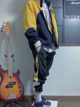 「TOMMY HILFIGER（トミーヒルフィガー）のアイテム（マウンテンパーカー）」を使った、駿 希 さん（メンズ・176cm）の冬コーディネート