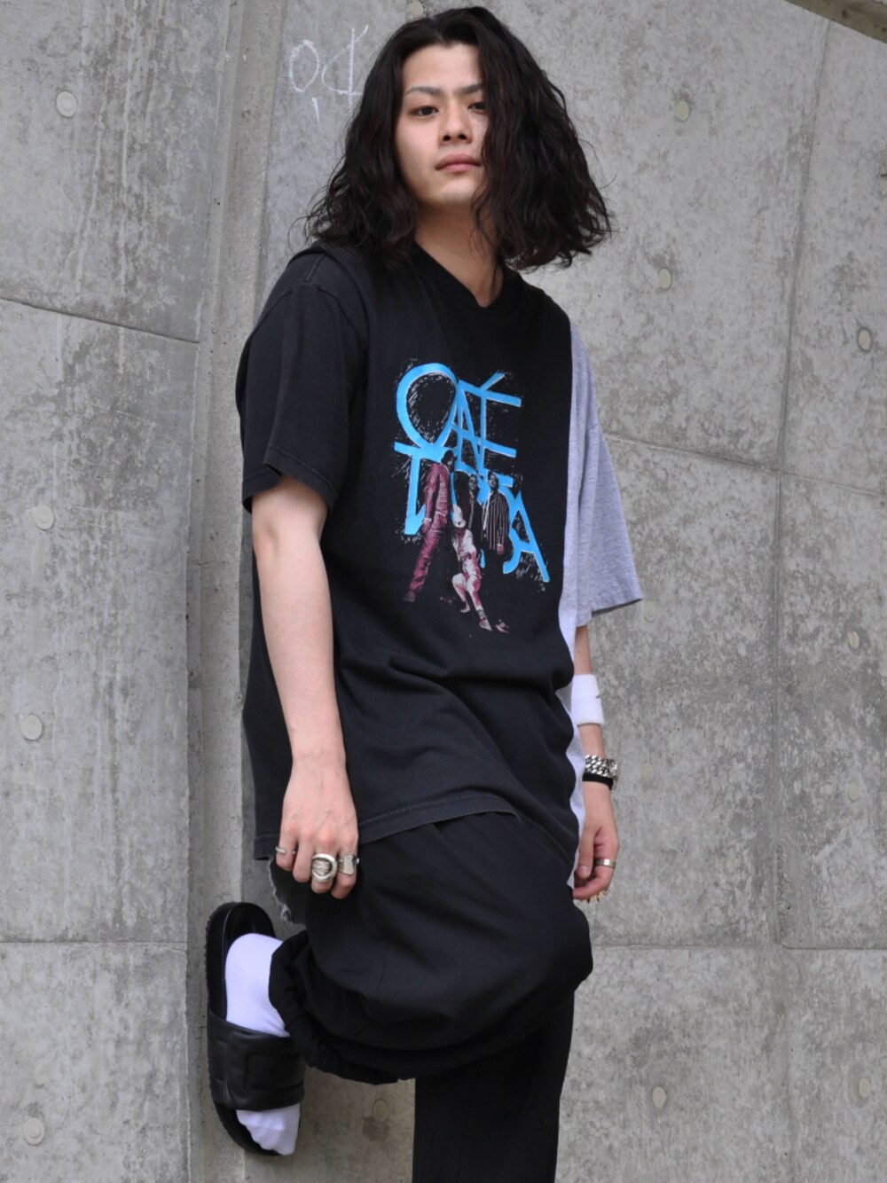 「COMME des GARCONS、NEEDLES、リメイク、Tシャツ、yohjiyamamoto、yohji yamamoto pour homme、Y-3、Martin Margiela、supreme、通販」｜「naegiのアイテム（Tシャツ/カットソー、ブラック系）」を使った、KNOCK and WOODさん（メンズ・165cm）の夏コーディネートの1枚目の写真