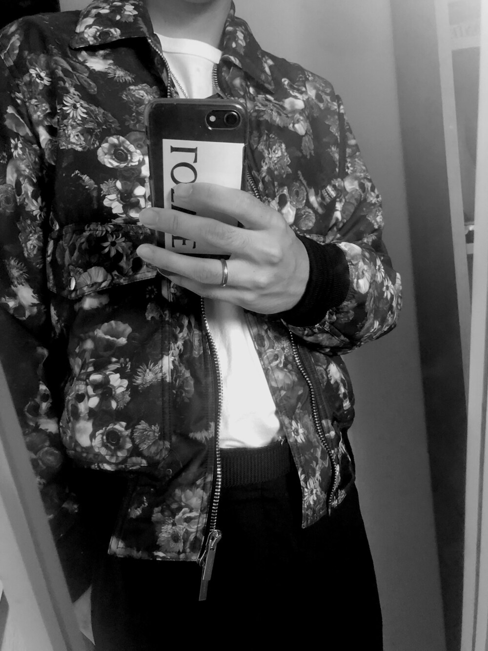 「Dior HOMME、Dior、秋のコーデ、秋服」｜「Diorのアイテム（ブルゾン、ピンク系）」を使った、タカ　さん（メンズ・177cm）の秋コーディネートの1枚目の写真