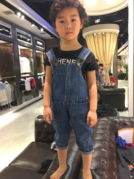 「H&M（エイチ・アンド・エム）のアイテム（サロペット/オーバーオール、ブルー系）」を使った、Lee.blast💥さん（キッズ・100cm）の春コーディネート