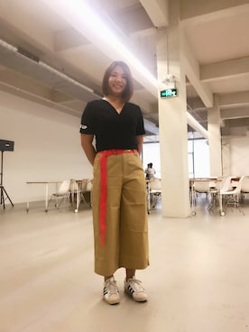 「Mo&Co.（モーアンドコー）のアイテム（チノパンツ）」を使った、叮ding噹さん（レディース・162cm）の夏コーディネート