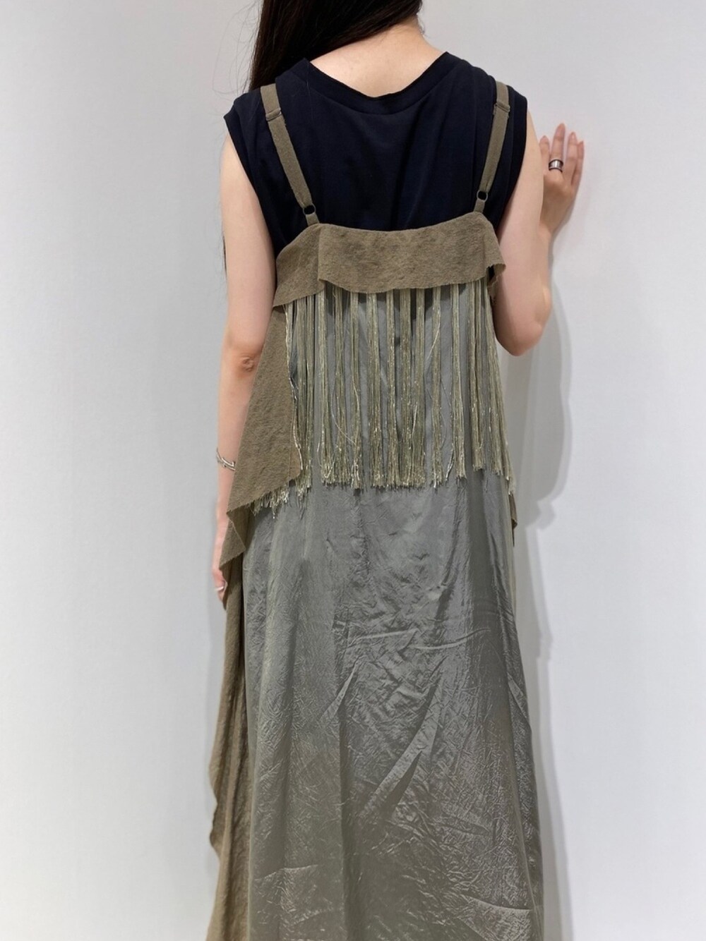 「PONTI、GARAGE OF GOOD CLOTHING、soierie、ブラック、タンクトップ、キャミワンピ、カーキ、レイヤードスタイル、休日スタイル、夏コーデ」｜「PONTIのアイテム（ワンピース/ドレス、グリーン系）」を使った、renapinmaruさん（レディース・162cm）の夏コーディネートの1枚目の写真