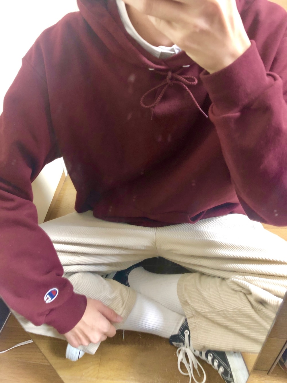 「秋コーデ、GU、古着、大学生、パーカー、コーデュロイ、いいね、save、フォローお願いします🤑、converse、オーバーサイズ、Champion」｜「Chaosの【chaos/カオス】オーバーサイズ シャツ（シャツ/ブラウス、ホワイト系）」を使った、LEOさん（メンズ・182cm）の秋コーディネートの1枚目の写真