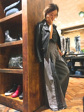 「DIESEL（ディーゼル）のアイテム（デニムパンツ、グレー系）」を使った、minamiyukiさん（レディース・158cm）の秋コーディネート