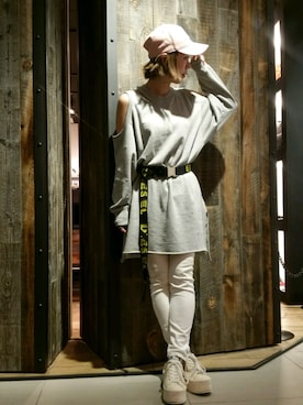 「DIESEL（ディーゼル）のアイテム（スニーカー、ホワイト系）」を使った、minamiyukiさん（レディース・158cm）の春コーディネート