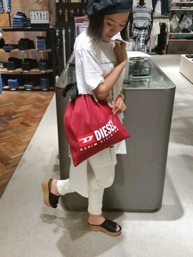 「DIESEL（ディーゼル）のアイテム（Tシャツ/カットソー、ホワイト系）」を使った、minamiyukiさん（レディース・158cm）の夏コーディネート