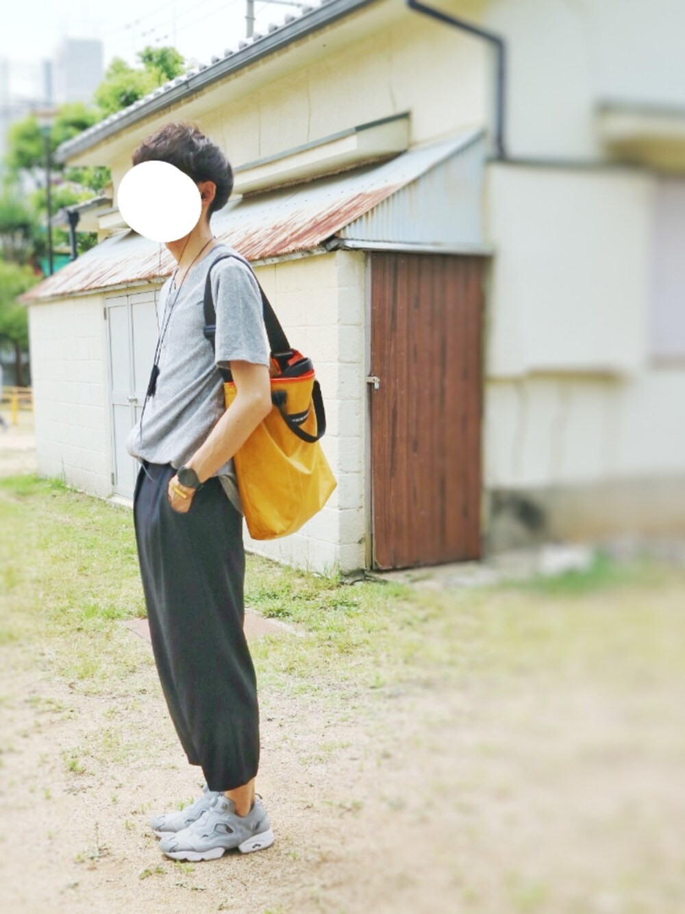 「シンプル、komono、腕時計が主役、腕時計は穴がいつも足りない、FREITAG、スニーカー、ポンプフューリー、この夏の目標は生き抜くこと、社畜の休日、おーはしレコード」｜「CIAOPANICの【Ciaopanic】　ベースボールシャツ（シャツ/ブラウス、グレー系）」を使った、おーはしくんさん（メンズ・173cm）の夏コーディネートの1枚目の写真