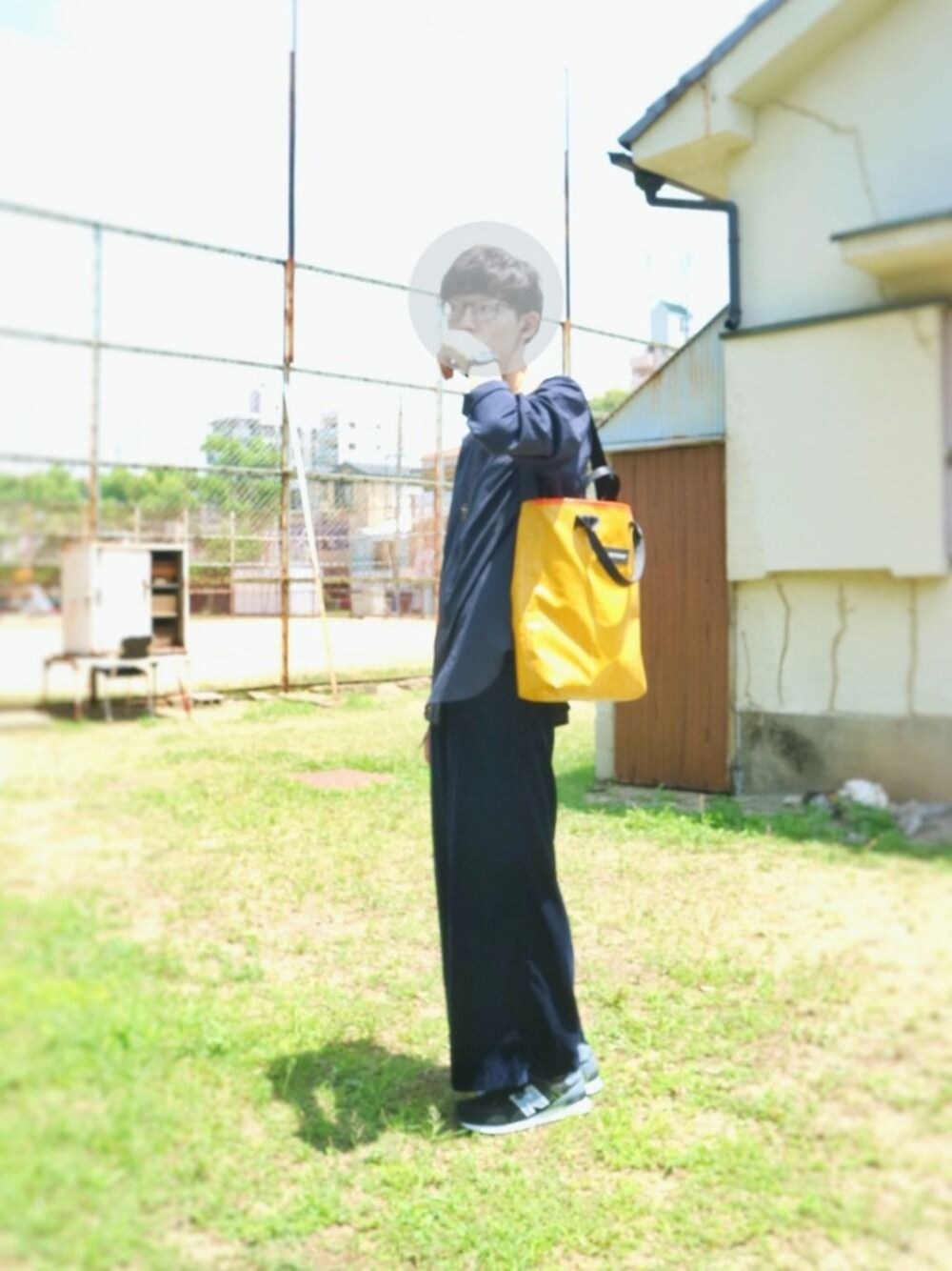 「シンプルコーデ、モード、モノトーンコーデ、夏でもベロア宣言、New Balance、服装間違えました、スタバでタンブラーひっくり返した、CD取り込みくっそ時間かかってる、社畜の休日、おーはしレコード」｜「NEW BALANCEのNew Balance ML574（スニーカー、ブラック系）」を使った、おーはしくんさん（メンズ・173cm）の夏コーディネートの1枚目の写真