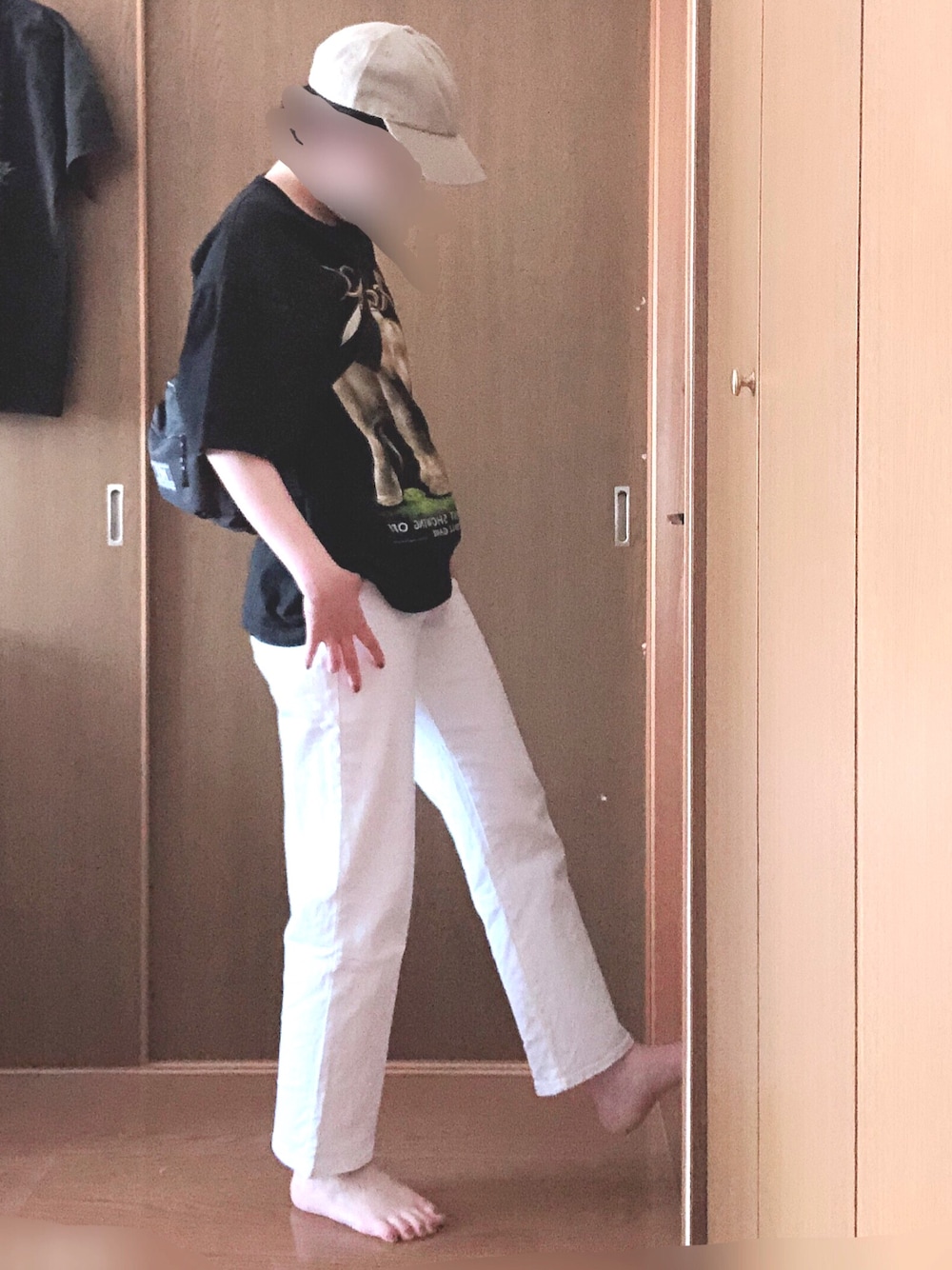 「カジュアル、古着、古着MIX、男装」｜「chuuのアイテム（デニムパンツ、ホワイト系）」を使った、momoさん（レディース・157cm）の夏コーディネートの1枚目の写真