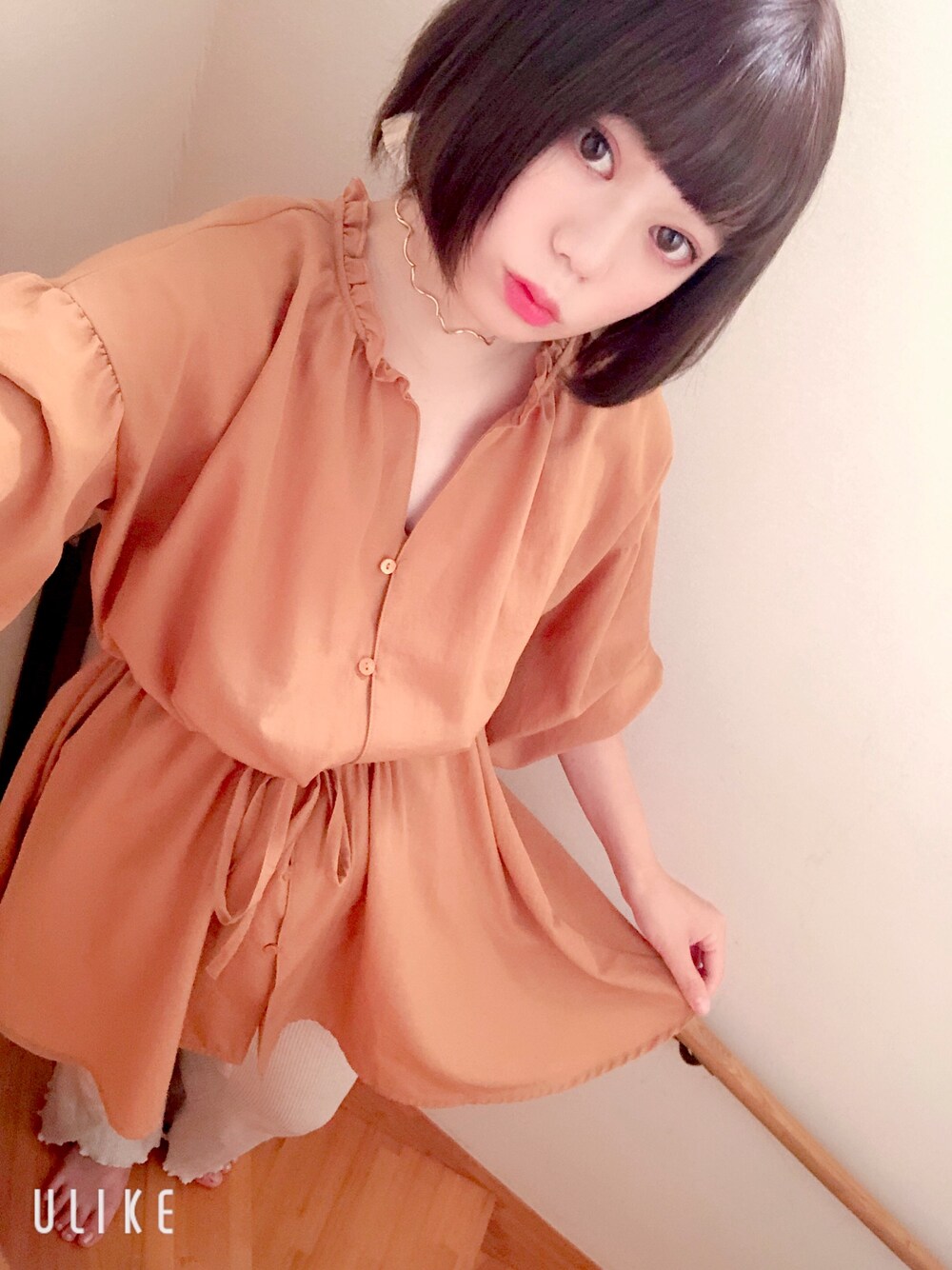 「カジュアルコーデ、パンツスタイル、オレンジ、w closet、夏」｜「w closetの8分袖ギャザーブラウス（シャツ/ブラウス、オレンジ系）」を使った、momoさん（レディース・157cm）の夏コーディネートの1枚目の写真