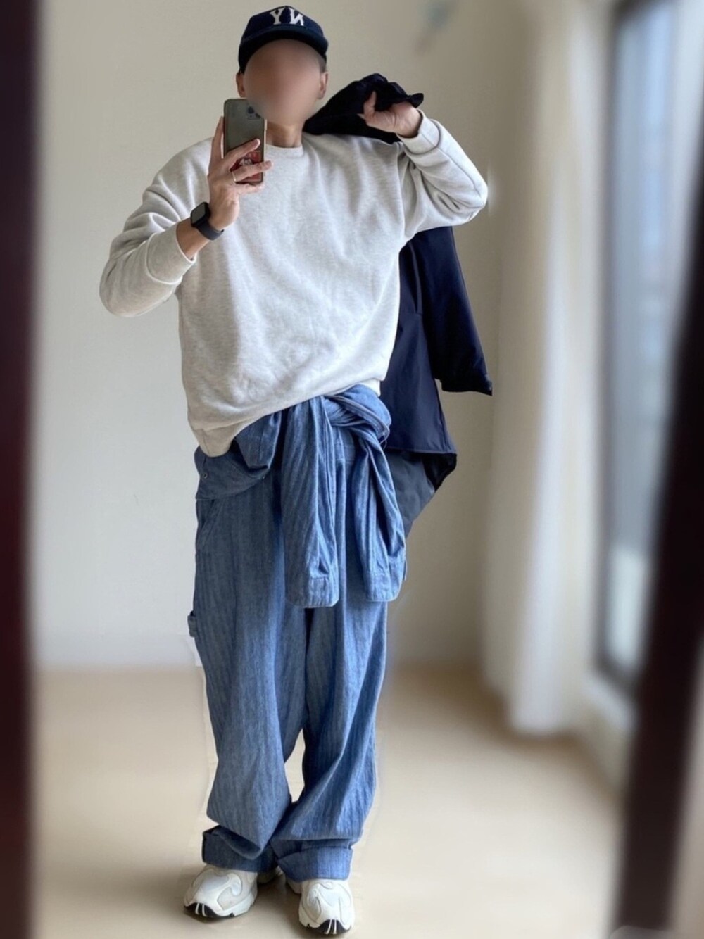「春コーデ、シンプル、おしゃれさんと繋がりたい、つなぎ、GU、ディッキーズ(Dickies)、キャップ」｜「DickiesのDICKEIS カバーオール オールインワン（つなぎ/オールインワン、その他）」を使った、ぱぱさん（メンズ・169cm）の冬コーディネートの1枚目の写真