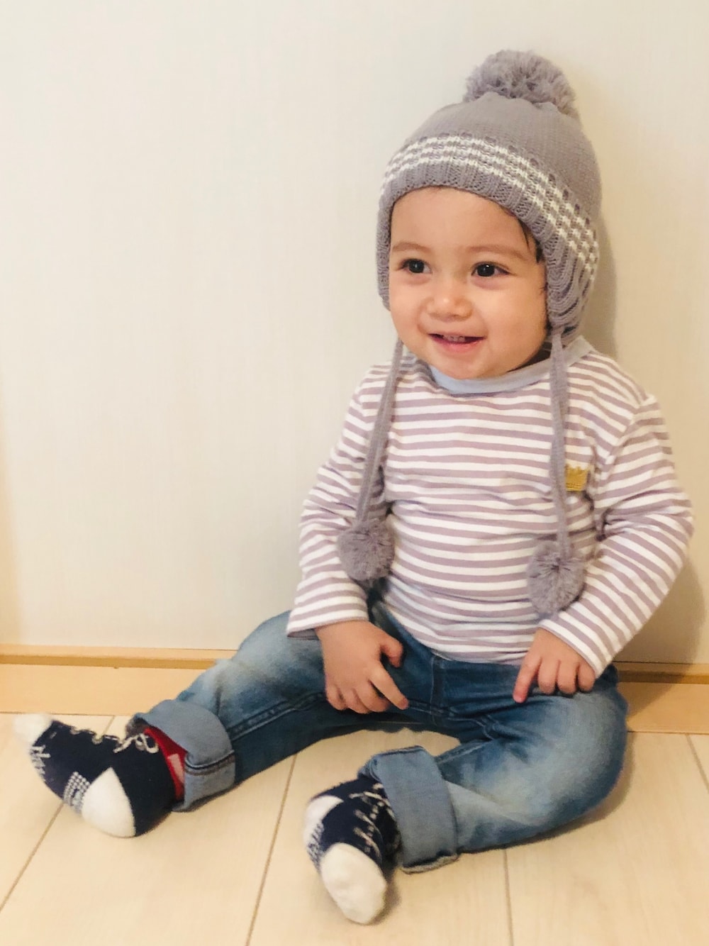 「息子コーデ、キッズファッション、キッズコーデ、1歳、デニム、ボーダー」｜「ミカヅキモモコのアイテム（ニットキャップ/ビーニー、グレー系）」を使った、erikiitos-moiさん（レディース・161cm）の冬コーディネートの1枚目の写真