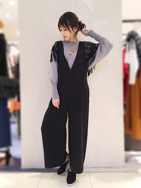 「OSMOSIS（オズモーシス）のアイテム（オールインワン・サロペット）」を使った、OSMOSISルミネ立川さん（レディース・161cm）の冬コーディネート