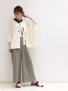 「アイテム（つなぎ/オールインワン、ベージュ系）」を使った、OSMOSISルミネ立川さん（レディース・162cm）の春コーディネート