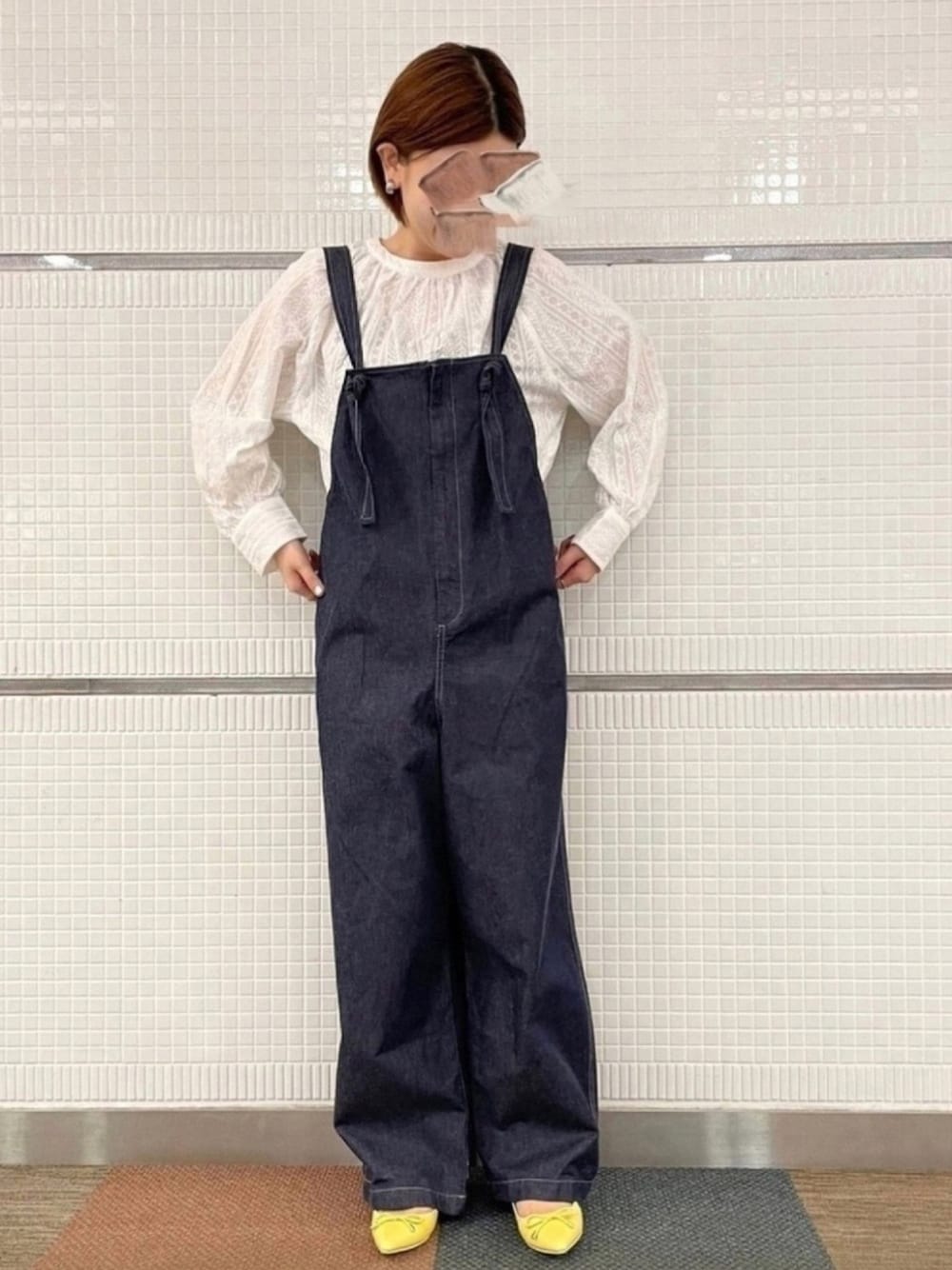 「春コーデ、シンプル、大人カジュアル、オーバーオール、サロペット、ゆるコーデ、刺繍ブラウス、イエロー、テチチ(Te chichi)、lugnoncure」｜「バックスタイル🌼のアイテム（その他、その他）」を使った、AKIRAさん（レディース・158cm）の春コーディネートの1枚目の写真