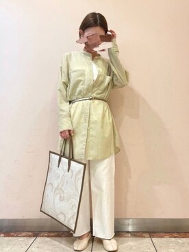 「ビッグトート」｜「アイテム（タンクトップ）」を使った、AKIRAさん（レディース・158cm）の春コーディネート