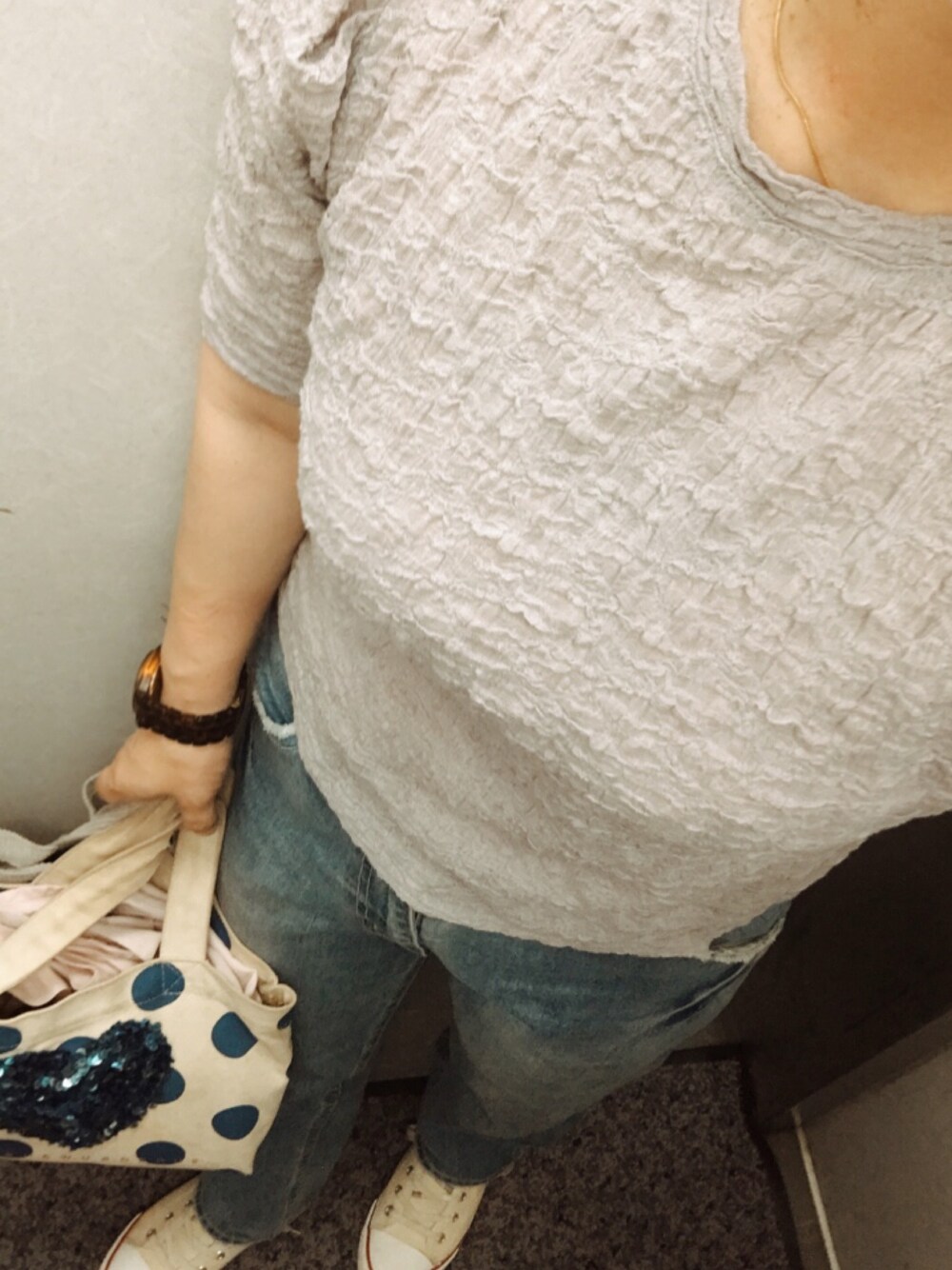 「シンプルコーデ、Kastane、flower、sunaokuwahara、NIXON」｜「m21のアイテム（ネックレス、ゴールド系）」を使った、ぽんちゃんさん（レディース・155cm）の秋コーディネートの1枚目の写真