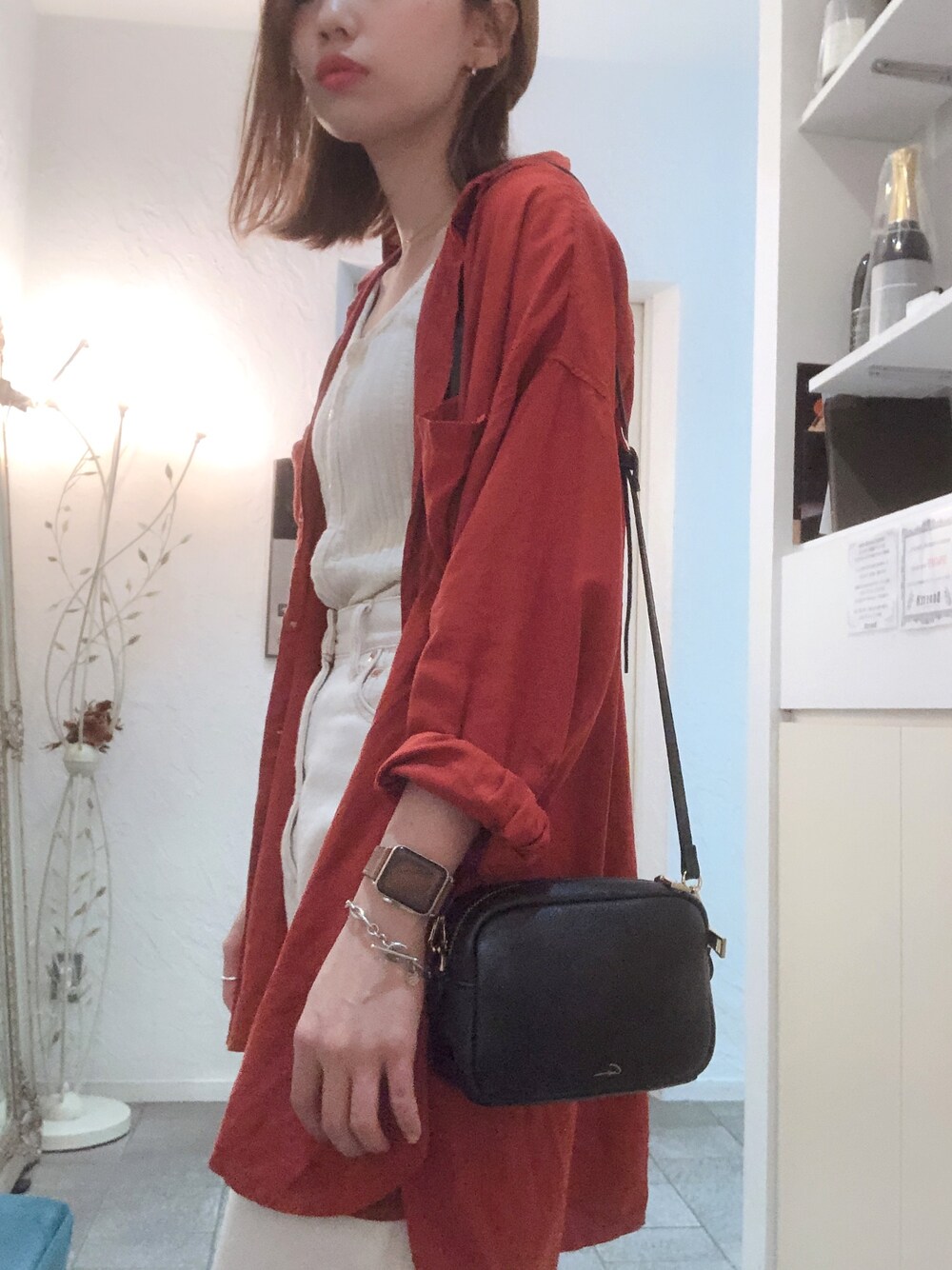 「オトナ女子、タンクトップ、シャツ、フィリップオーディベール、夏コーデ、ショルダーバッグ」｜「LOWRYS FARMのアイテム（シャツ/ブラウス、レッド系）」を使った、Uu+さん（レディース・162cm）の夏コーディネートの1枚目の写真