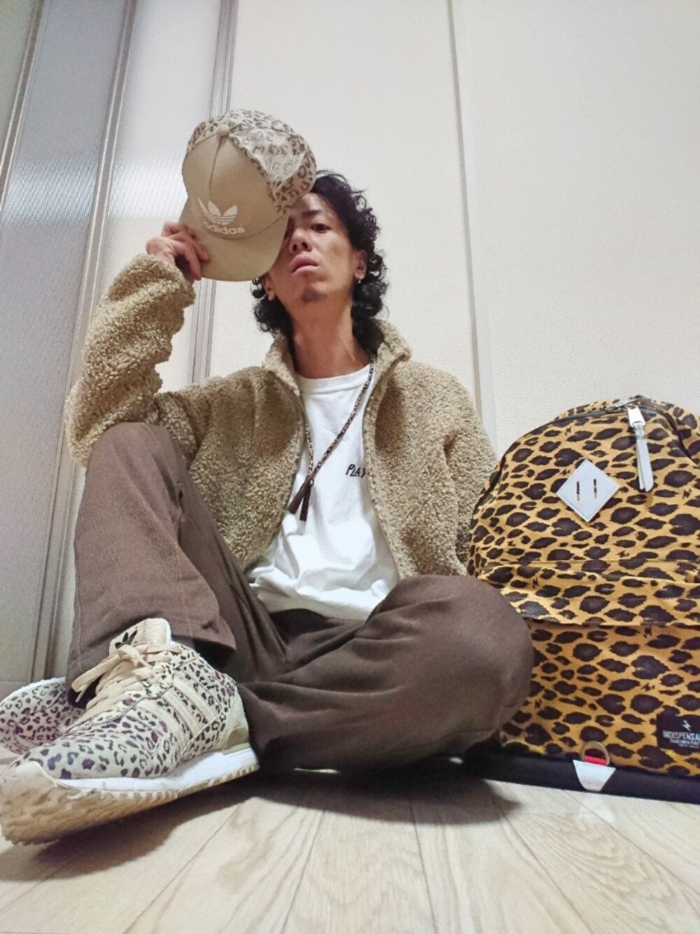 adidas Originals】ADIDAS ZX 700を使った人気ファッション