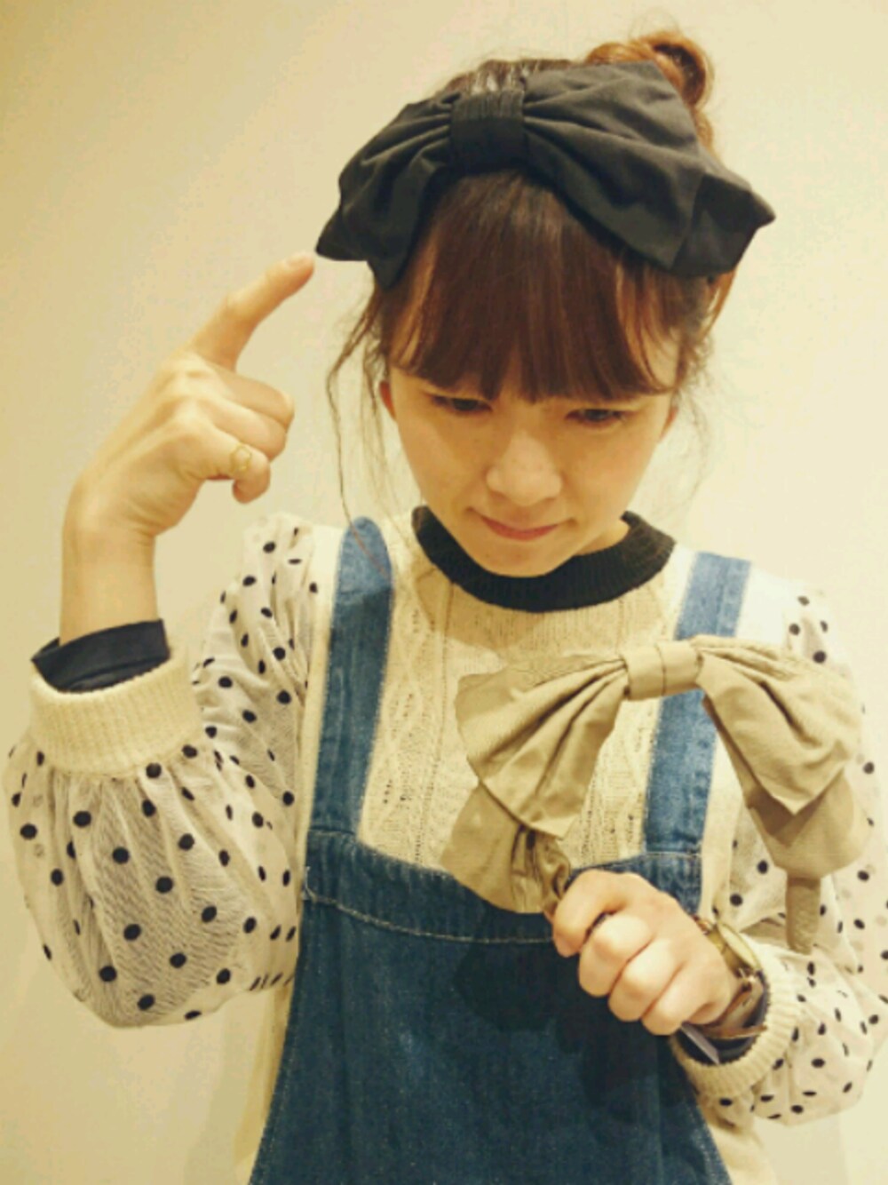 「黒、カジュアル」｜「OVERRIDEのアイテム（カチューシャ、ブラック系）」を使った、山苺はぐみさん（レディース・152cm）の冬コーディネートの1枚目の写真