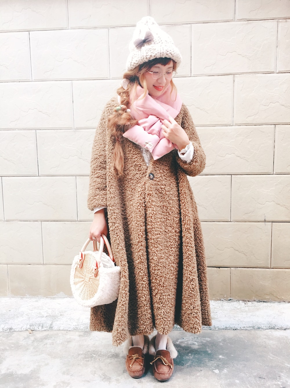 「mina perhonen、ebagos、UGG」｜「manihandmadeのアイテム（カバーオール、ブラウン系）」を使った、manimaniさん（レディース・158cm）の冬コーディネートの1枚目の写真